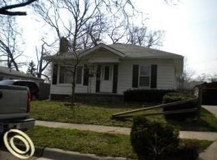 8459 Yale Ave, Oak Park, MI 48237
