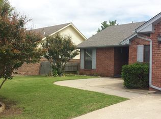 1213 Windsor Pl, Shawnee, OK 74804
