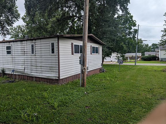 2nd image of 103 E 5th Street