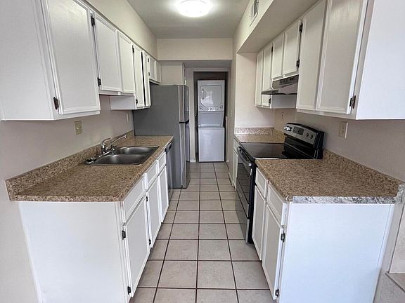 5th image of 2821 Beachcomber Dr #B