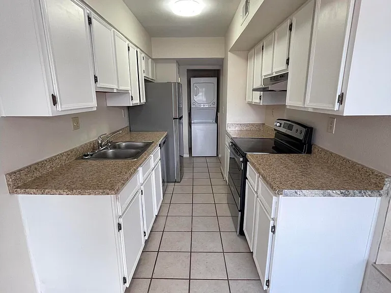 2821 Beachcomber Dr #B — Photo 5