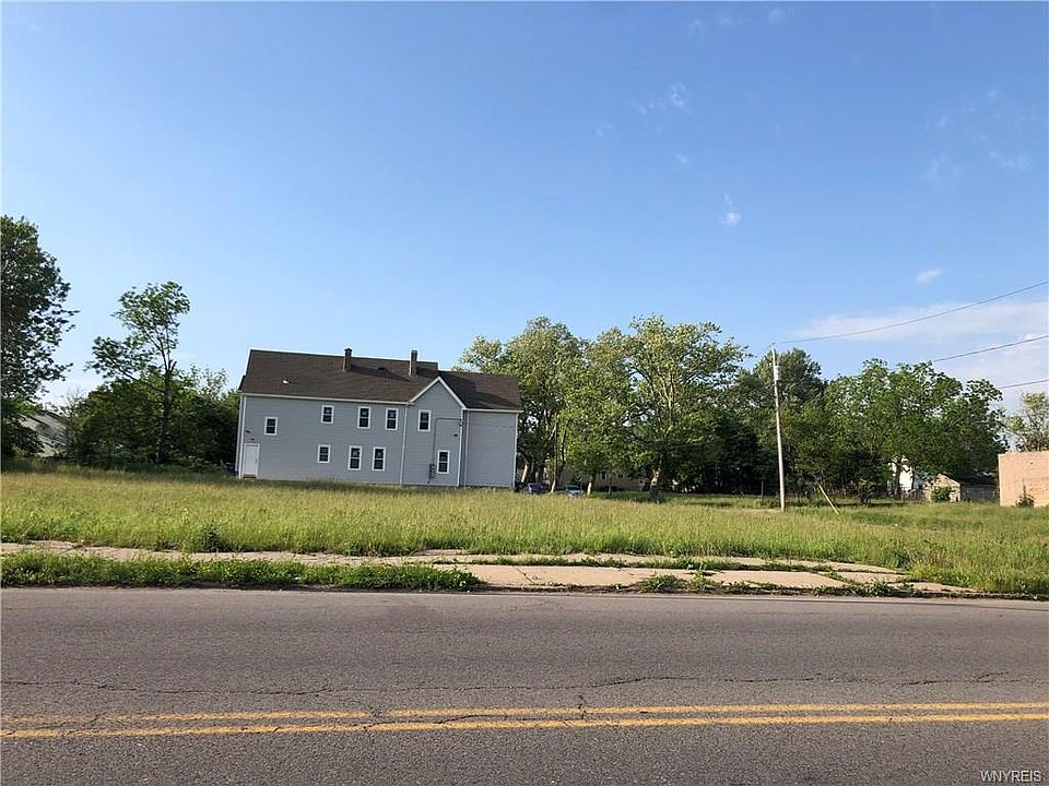2nd image of 562 William St