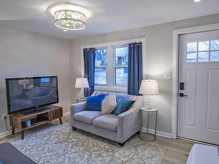 1022 Ash St #1022 — Photo 4