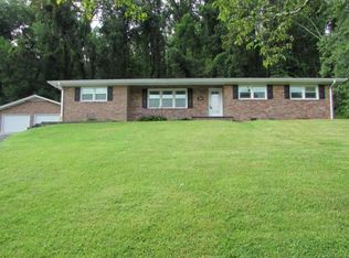 1614 Hllview Dr, Elizabethton, TN 37643