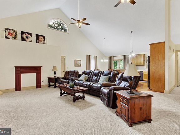 5th image of 27 Serenity Ln