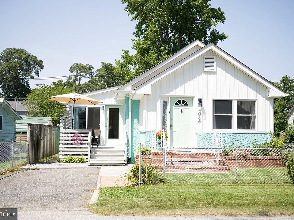 1st image of 4036 9th St