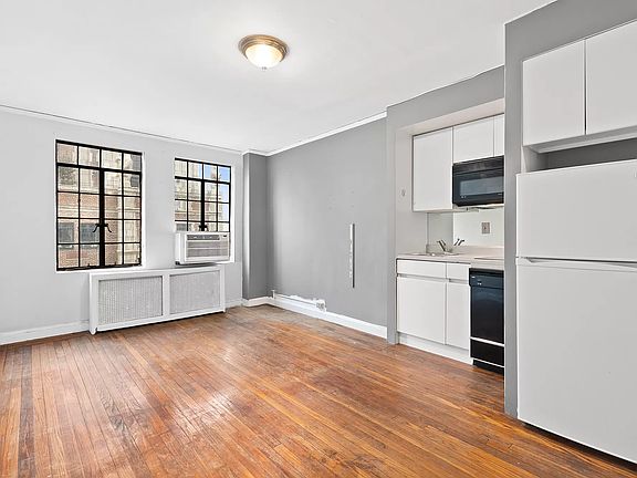 2nd image of 25 Tudor City Pl APT 2122