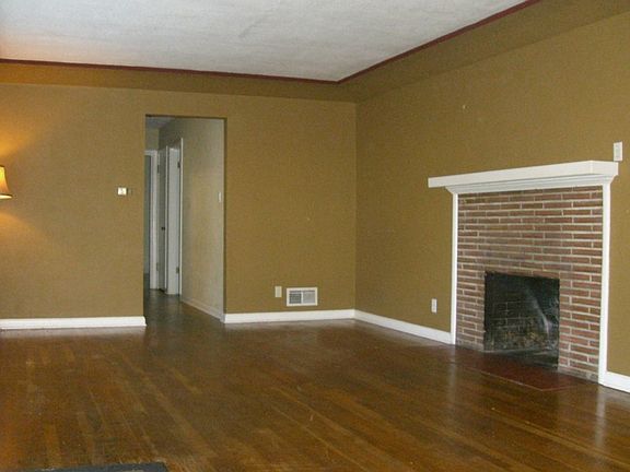 2nd image of 870 119th St S