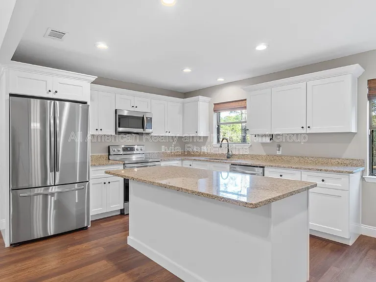 1315 Grandview Dr — Photo 7