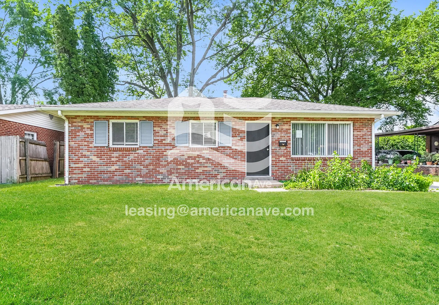 3 bed, 1.0 bath, 925 sqft, $1,272 — Photo 2