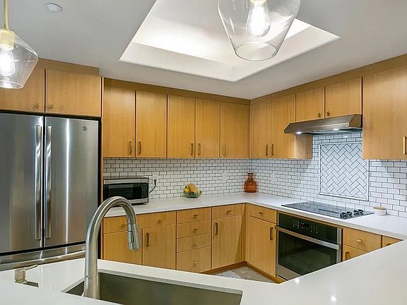 3rd image of 130 E San Fernando St APT 416