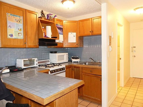 3rd image of 264 E Haverhill St APT 6