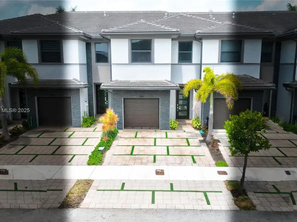 15826 NW 91st Ct, Miami Lakes, FL 33018