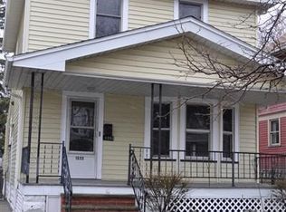 1353 Gladys Ave, Lakewood, OH 44107