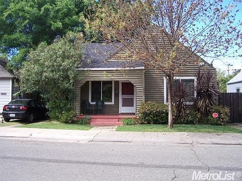 2nd image of 2636 43rd St