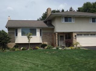 1351 Devonhurst Dr, Columbus, OH 43232