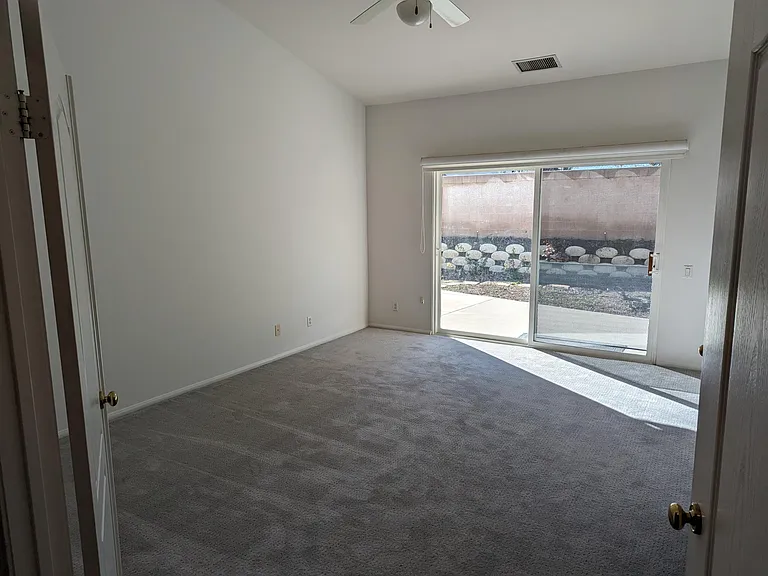 301 Roosevelt Ave — Photo 9