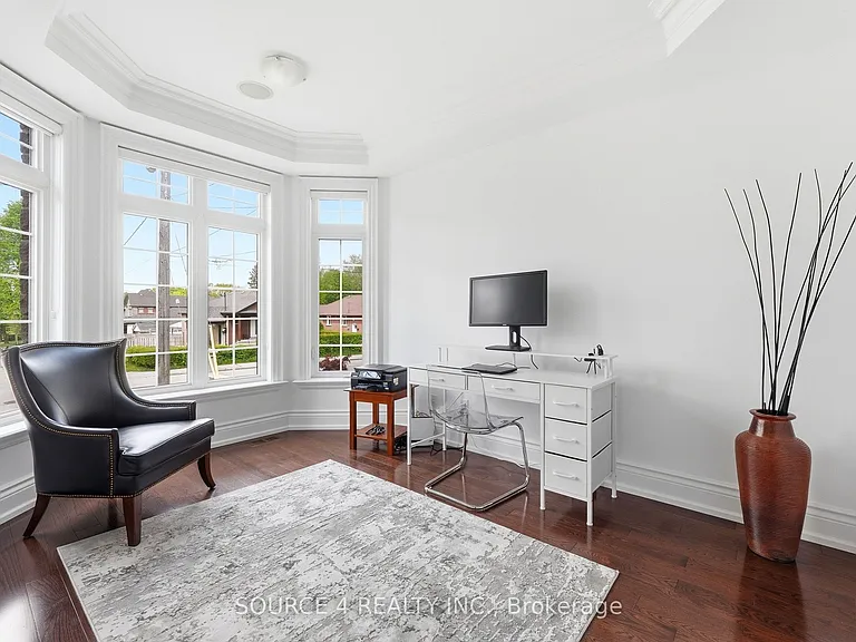 39 Amesbury Dr — Photo 6