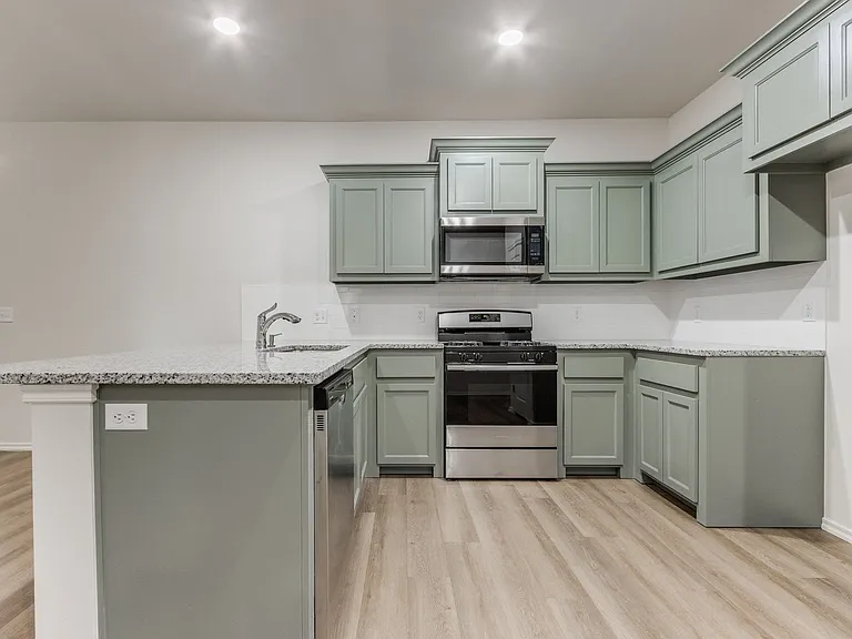 1541 Pavy Pkwy — Photo 12