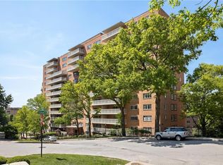310 W 49th St APT 203, Kansas City, MO 64112