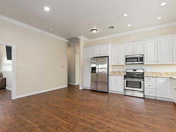 4th image of 3100 Franklin Ave