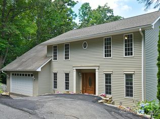 16 Skyview Ct, Asheville, NC 28803