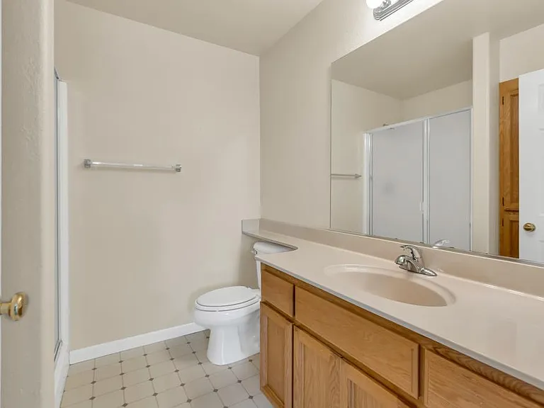 South Land Park Apartments — Photo 32