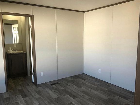 2nd image of 207 S Gustin St