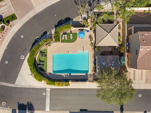 3rd image of 7031 S GOLFSIDE Lane
