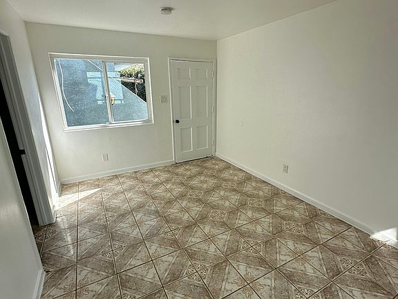 2nd image of 934 Simmons Ave #1/4