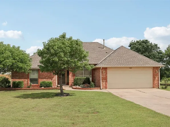 1221 Misty Dr NW, Piedmont, OK 73078