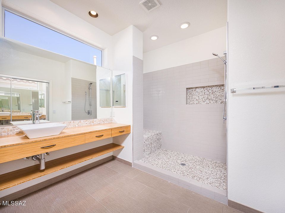 1st image of 9387 N Sombrero Canyon Dr