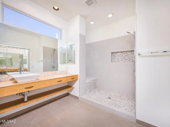 9387 N Sombrero Canyon Dr, Tucson, AZ 85743