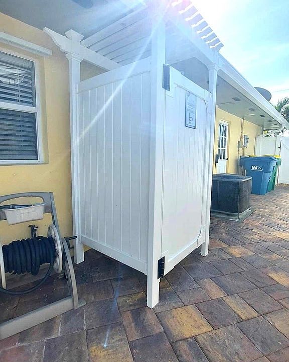 1st image of 423 Port Royal Blvd