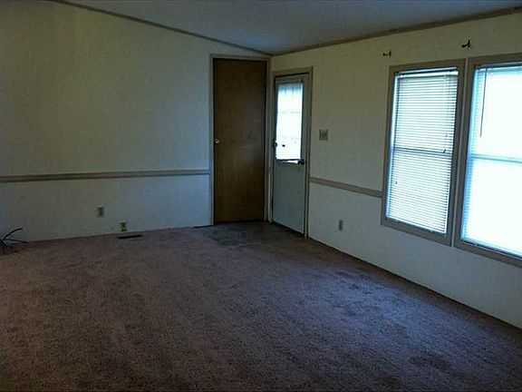 5th image of 3100 East Dr #296