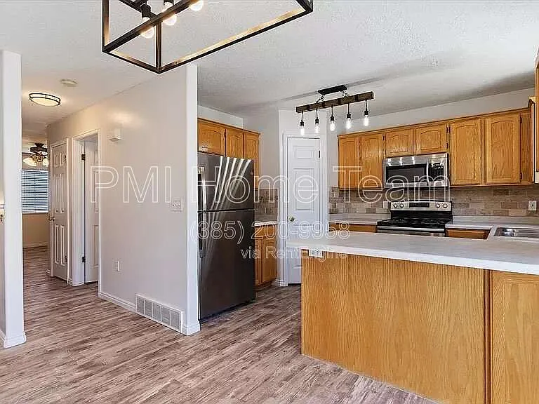 619 W 2300 S #A — Photo 22