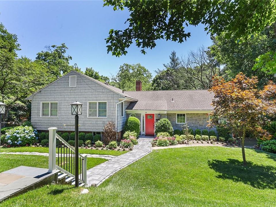1st image of 32 Claudet Way