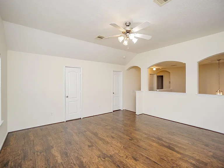 1323 Colonial Manor Dr — Photo 26