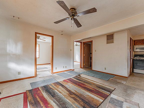 3rd image of 712 1st St