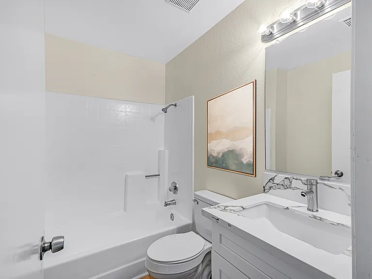 1005 E Avenue R #11 — Photo 10