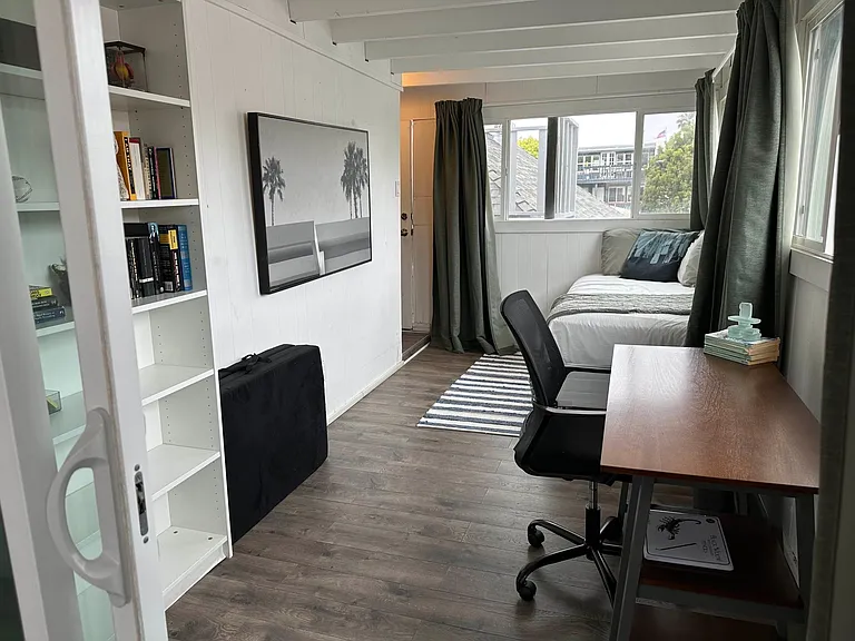 Office/Back Bedroom
