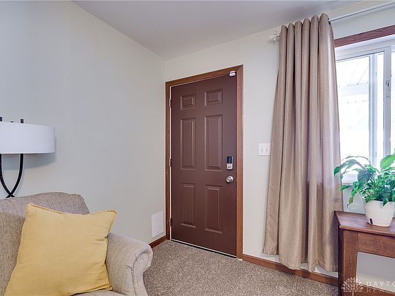 5th image of 2801 Pinegrove Dr