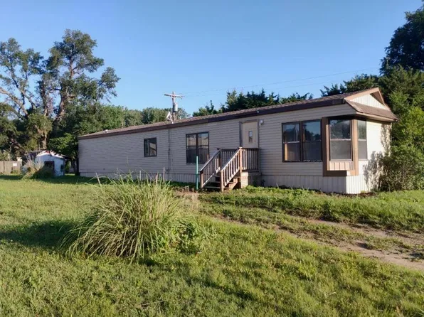 107 Seward Ave, Saint John, KS 67576