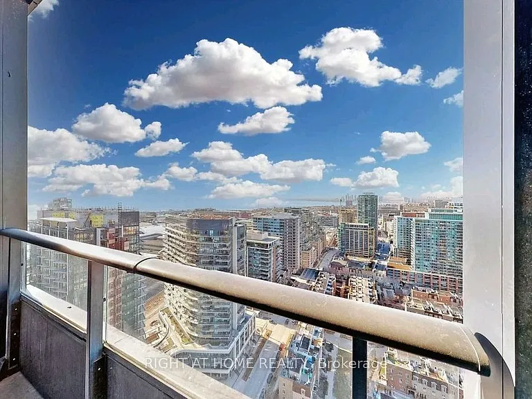 19 Western Battery Rd #Penthouse 11 — Photo 23