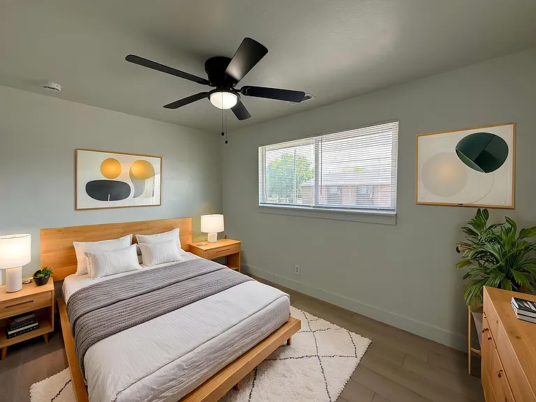 1801 W Parkway Blvd — Photo 19
