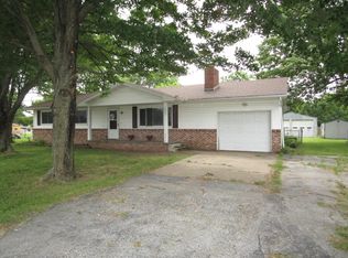 1807 S Country Club Rd, Carthage, MO 64836