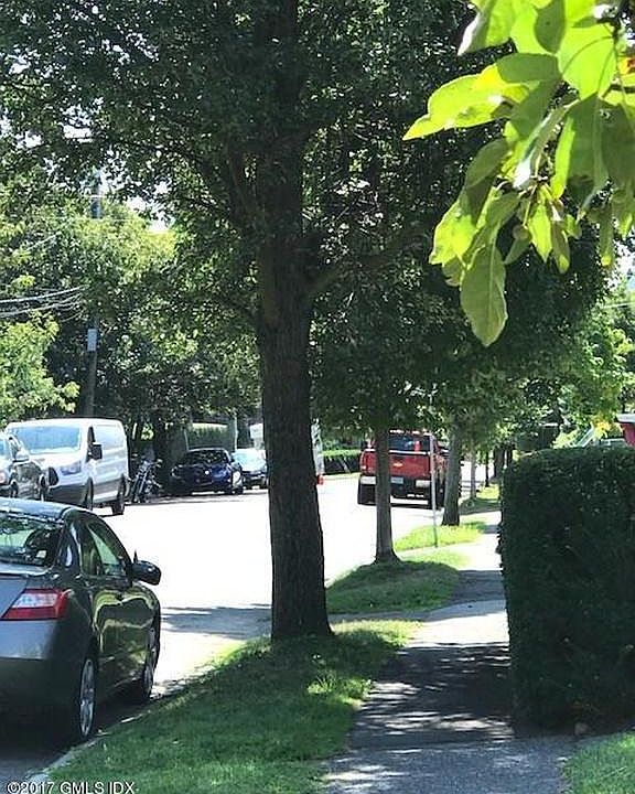 Walk to Central Greenwich from Ridge Street; A Sought After Tree Lined Street Close to Greenwich Ave - A Commuter's Delight!