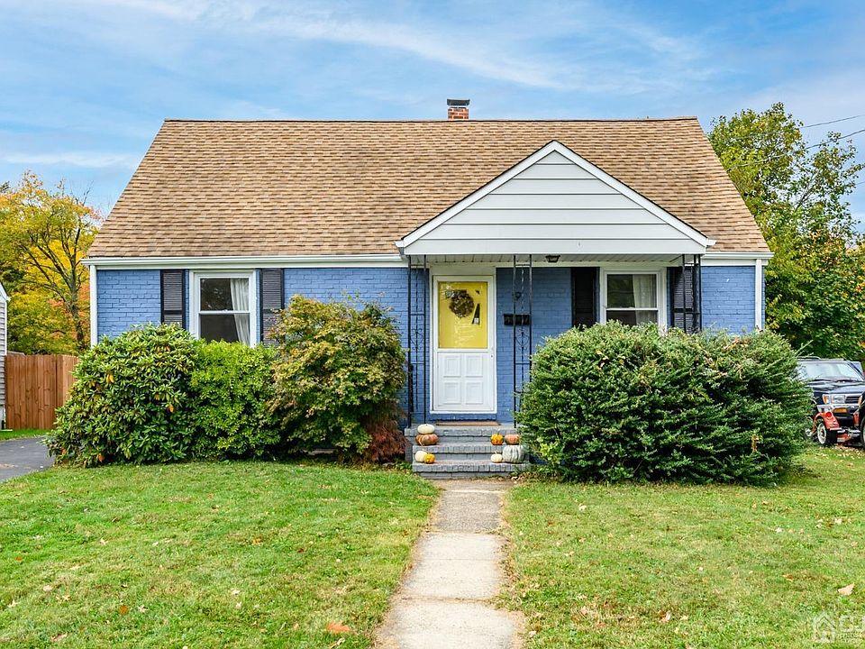 1st image of 19 Stratford Ave
