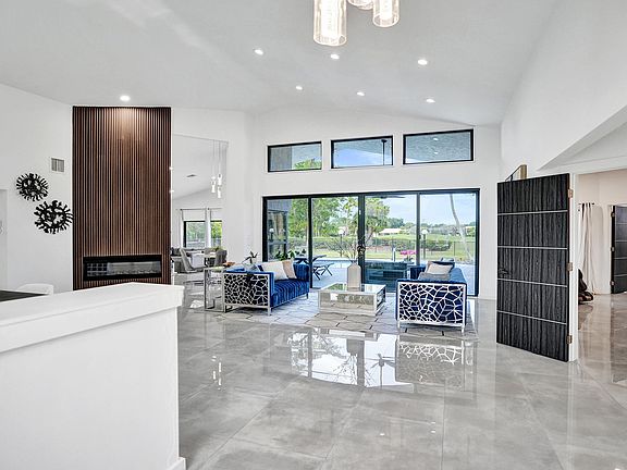5th image of 10875 Boca Woods Lane