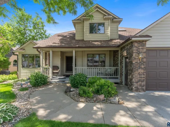 6013 W Winterberry Cir, Sioux Falls, SD 57106